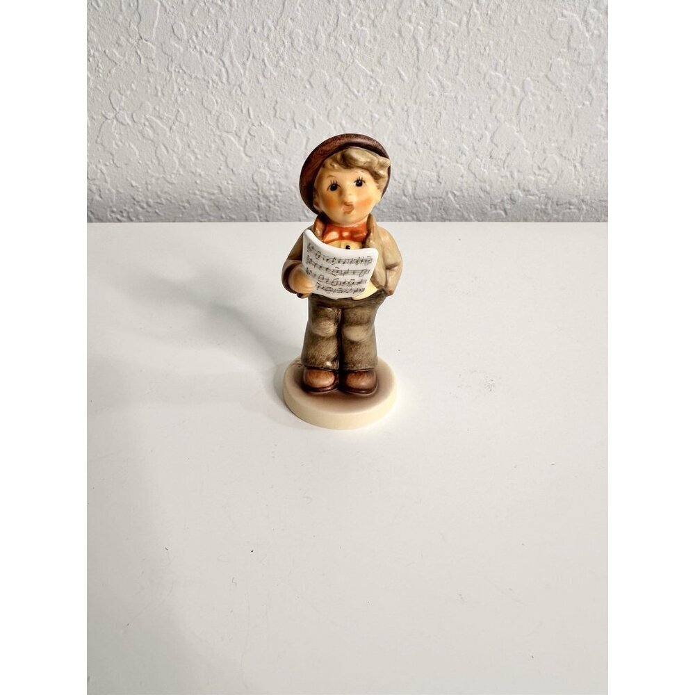 M.I.Goebel Hummel Figurine Hitting‎ the High Note Hum 846 TMK-8 EE Kinder Choir